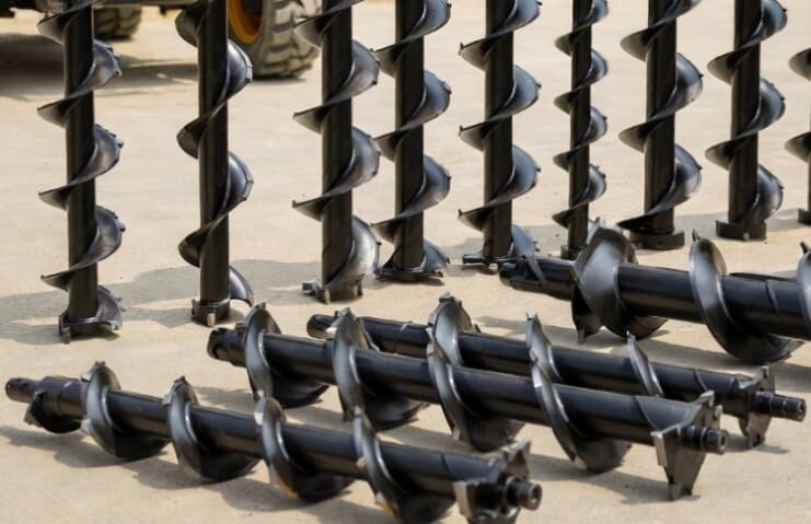 Шнеки и буровые насадки JCB: подбор по диаметру и глубине для фундаментов, столбов, ЛЭП