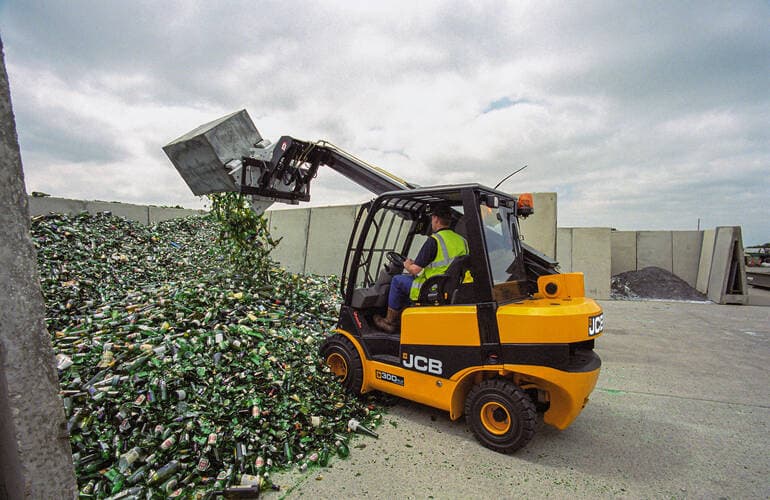 Вилочный погрузчик с телескопической стрелой JCB TLT 30D