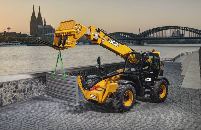 Телескопический погрузчик JCB 540-140