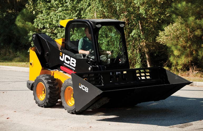 Мини-погрузчик с бортовым поворотом JCB 205