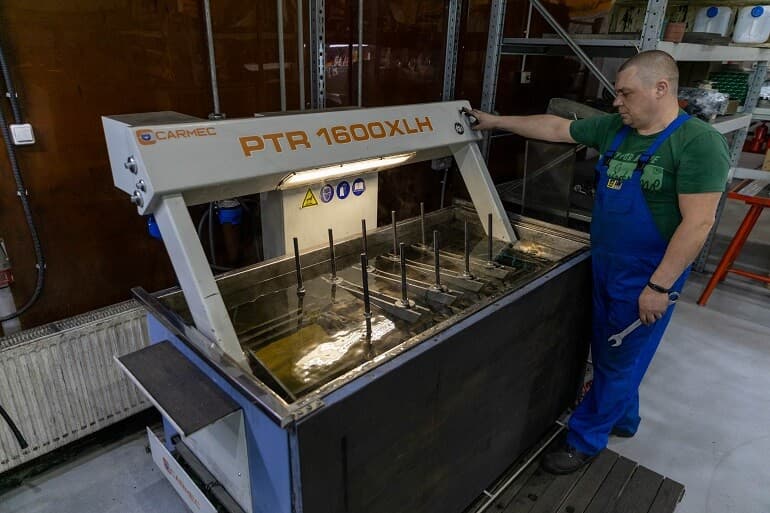 Опрессовка головки блока цилиндров