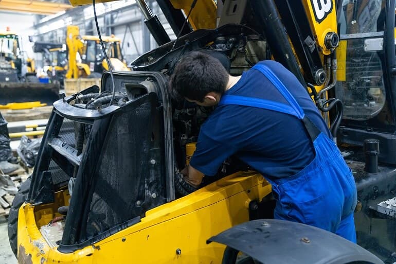 Замена натяжителя приводного ремня